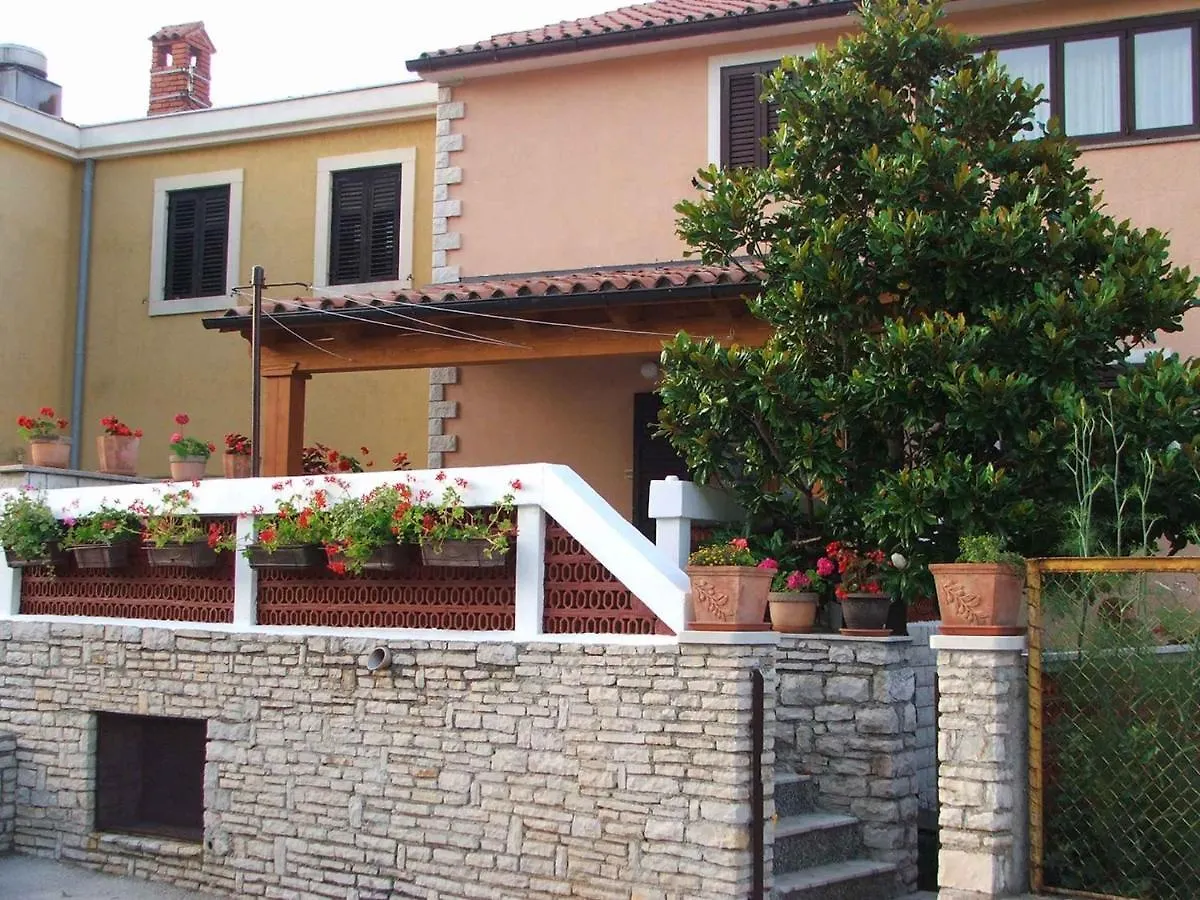 Apartment In Plomin/Istrien 8772