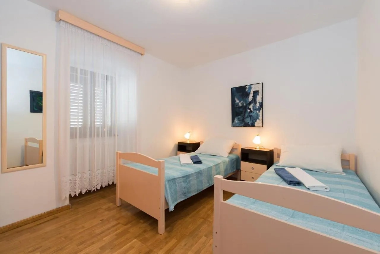 Apartment In Plomin/Istrien 8772